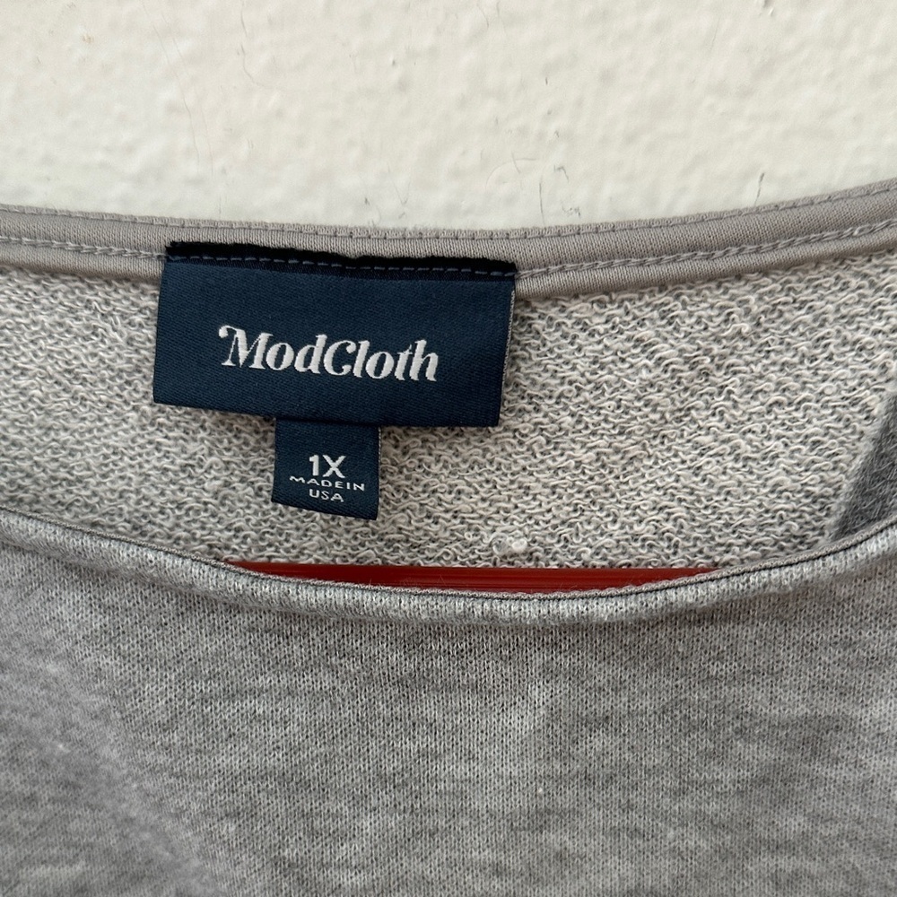 Gray ModCloth Women's Top - Picture 2 of 4
